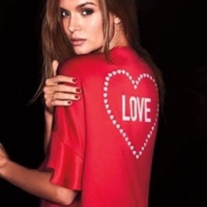 NWT VS Love Robe